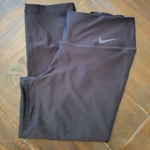 Nike dri-fit cropped black leggings, size medium